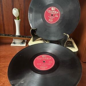 2 vinyls-I Look Into Yr Eyes & In the Candelight by Johnnie Ray & Champ Butler